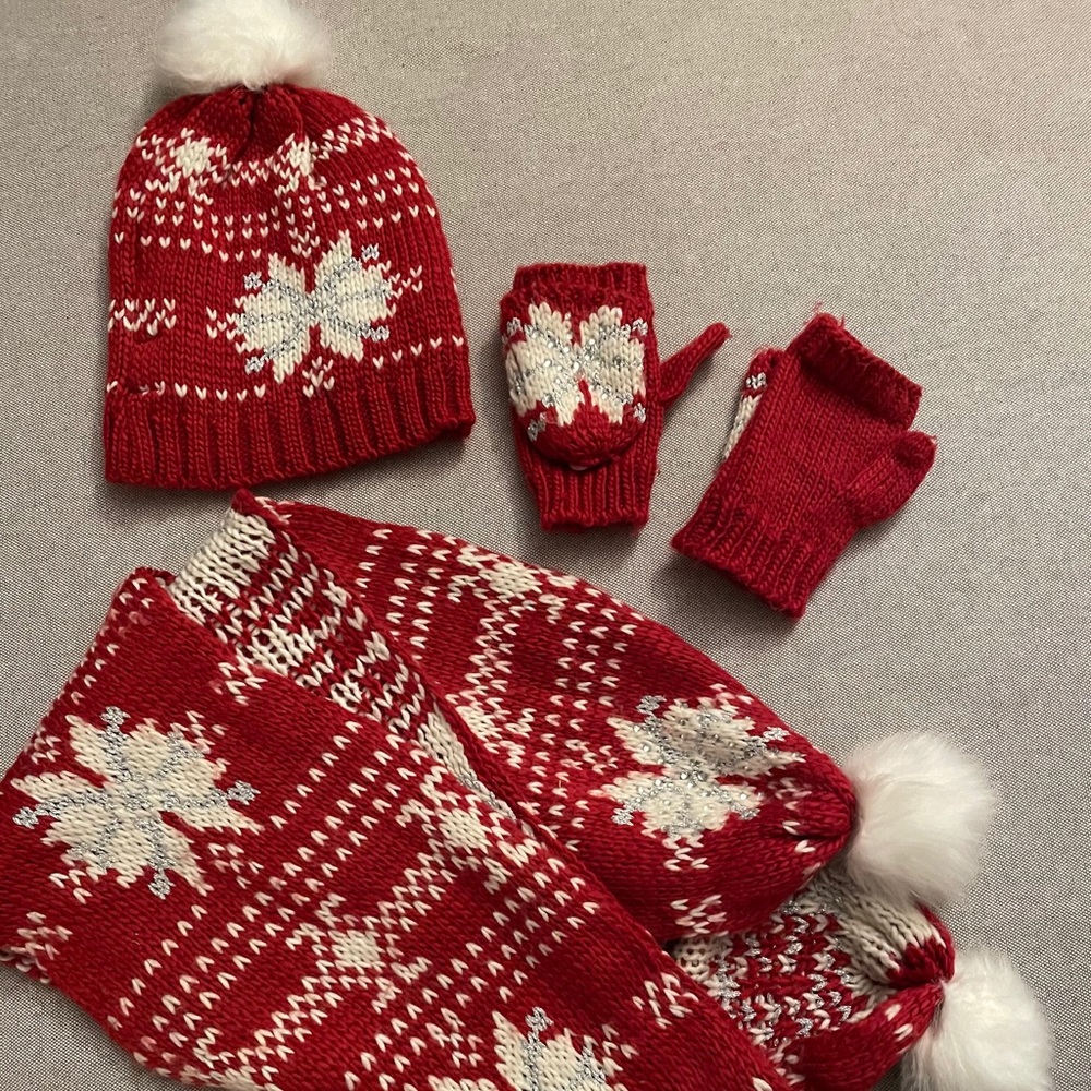 Winter scarf, beanie, mitten set